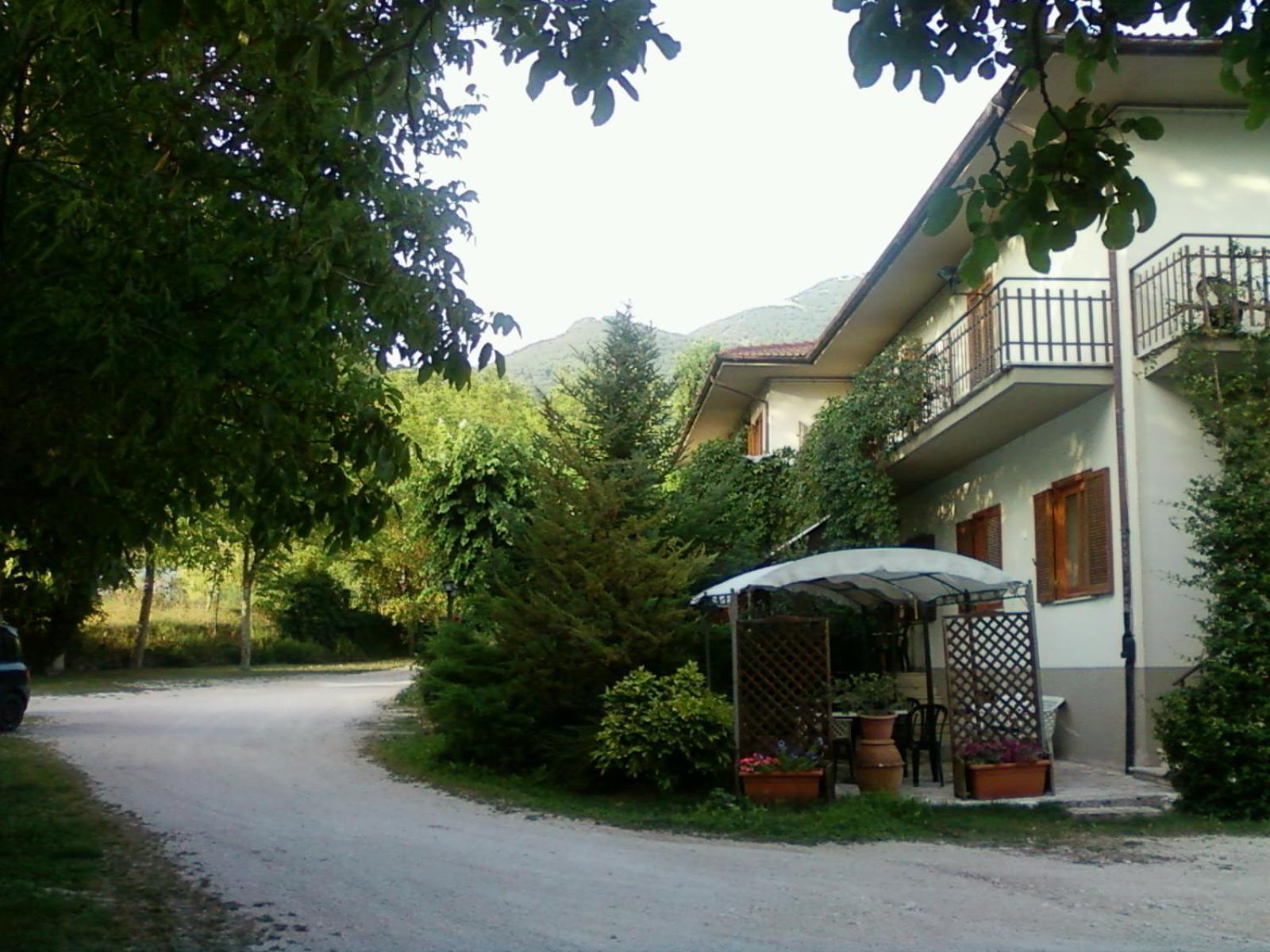 Albergo-Ristorante"Parco Alle Noci"Tra La Cascata Delle Marmore,Labro E Valle Santa Di S Francesco Rivodutri 외부 사진