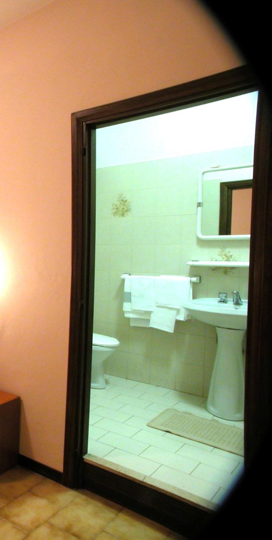Albergo-Ristorante"Parco Alle Noci"Tra La Cascata Delle Marmore,Labro E Valle Santa Di S Francesco Rivodutri 외부 사진
